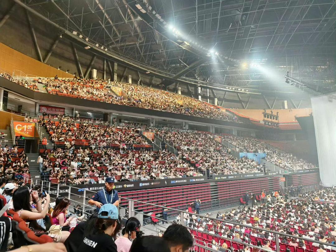 张新成首场演唱会上座率 首场演唱会这上座率谁看了不说一声绝！预约人数破11万、票