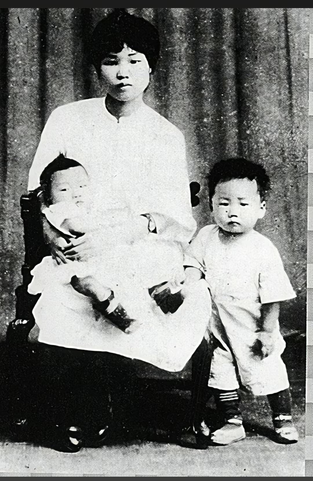 1920年冬天，杨开慧与毛泽东在长沙结为革命伴侣，没有盛大仪式，志同道合便是婚约