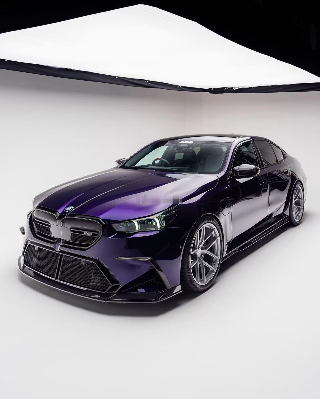 BMW 宝马 G90 M5改装升级HRE P101SC简单的线条  发挥到极致，