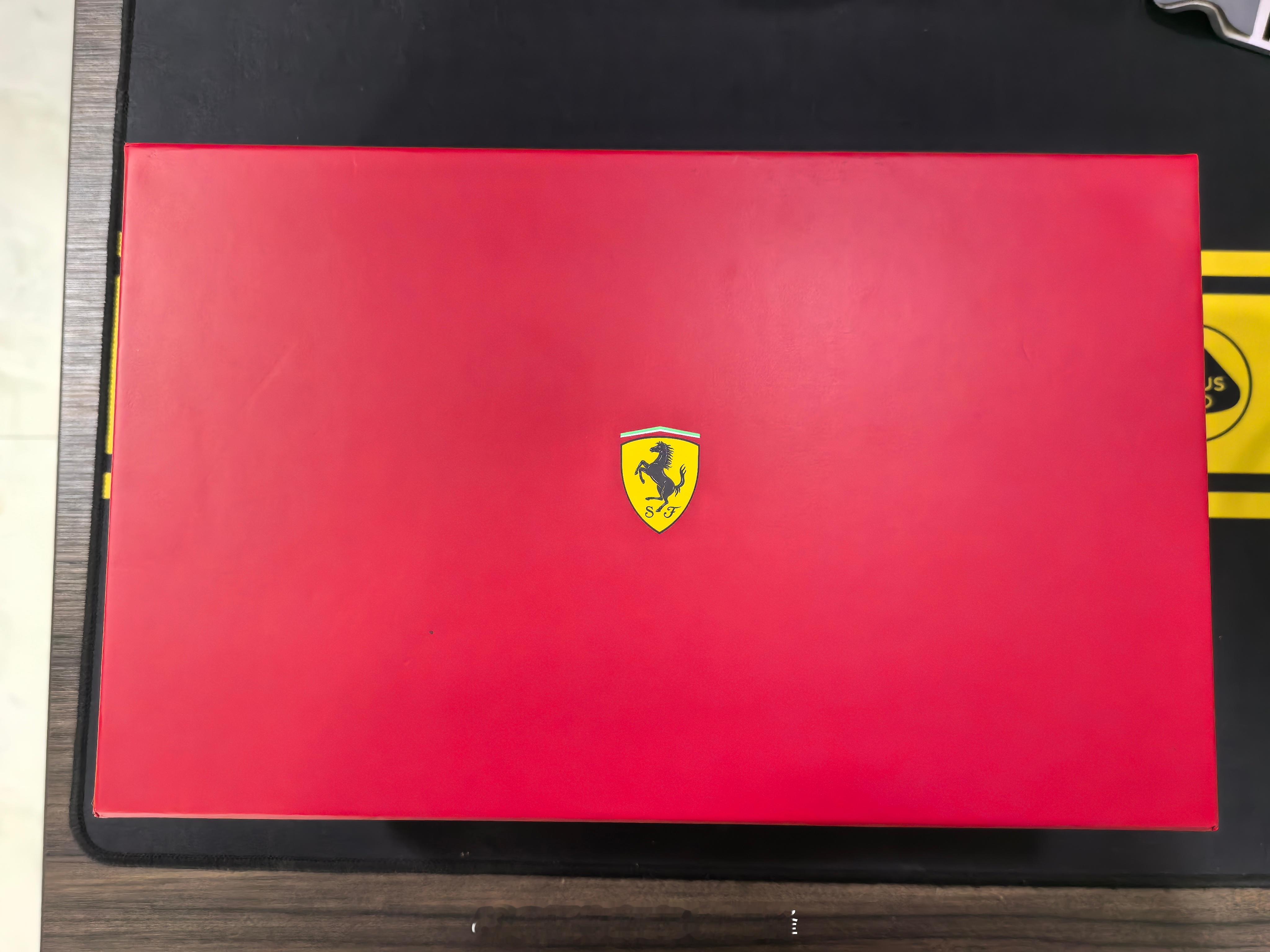 哇，这对法拉利赛车鞋，真是型到爆炸，之前还担心尺码小了，原来一切都刚刚好。今年法