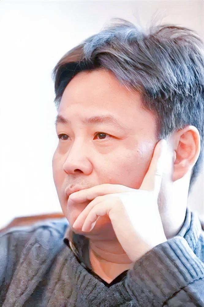 余华在《活着》中曾如此写道：

“每个人的生活属于自己的感受，不是属于别人的看法