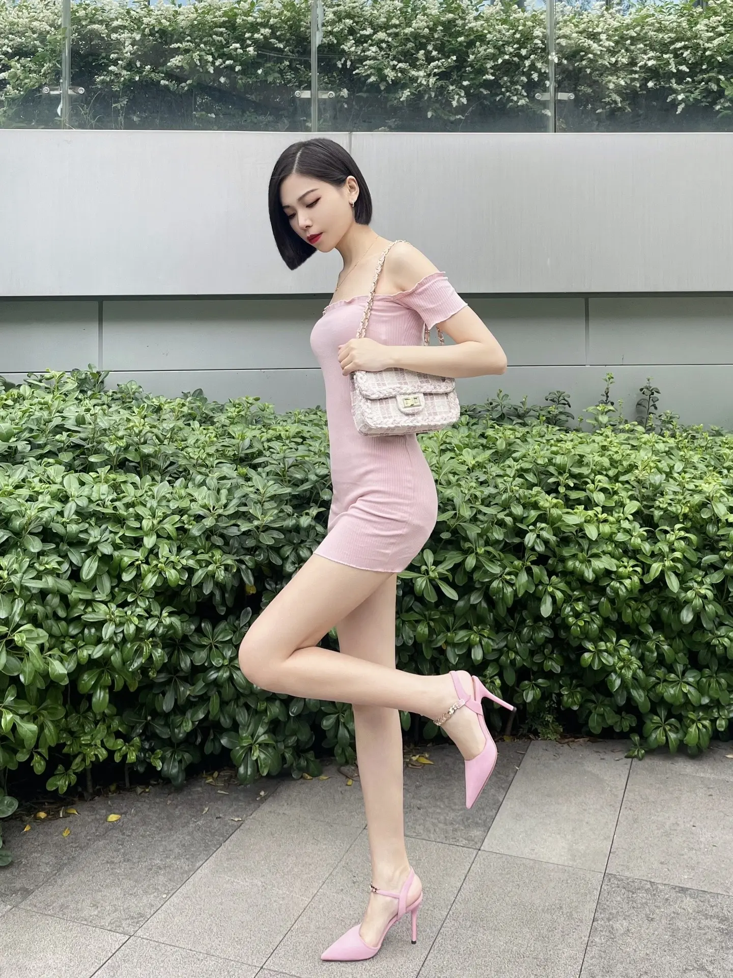 让男友一秒沦陷的粉嫩约会穿搭🎀。姐妹们！约会穿搭示范来啰，约会一定要...