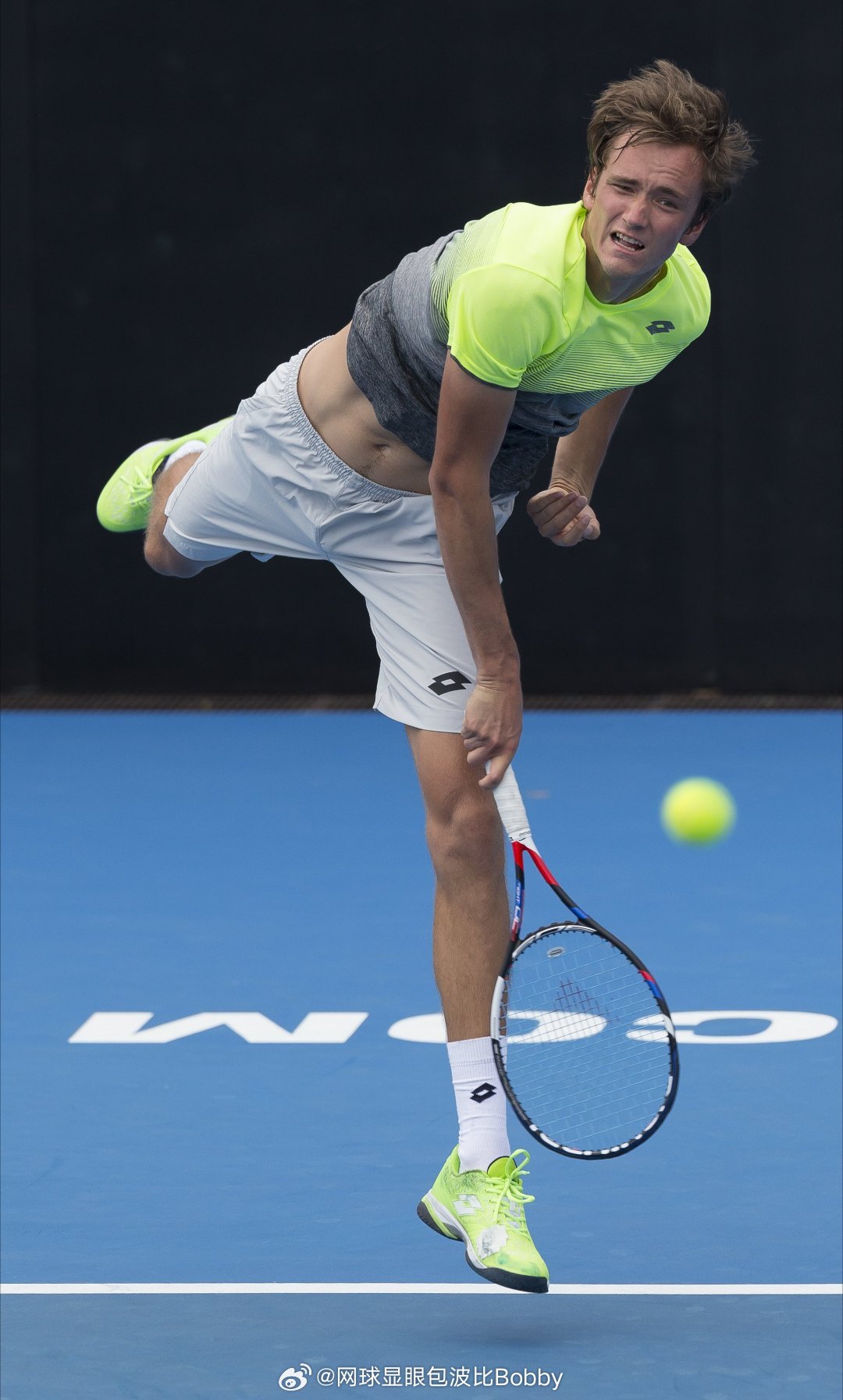 梅德韦杰夫收退赛礼夺迪拜赛冠军 梅德韦杰夫不战而胜夺冠🏆，他的对手格里克斯普尔