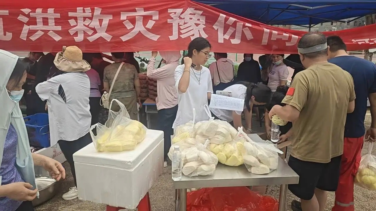这次河南人千里驰援广西灾区，最打动我的，不只是“送了多少物资”，而是他们把“让人