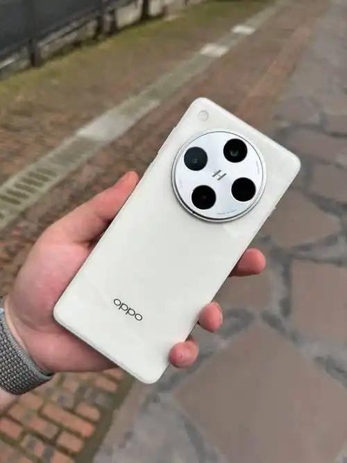 不用修图！8套OPPO专属胶片参数，一键调出复古高级感

很多人拍不出胶片感，并