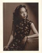 1938年，41岁戴笠借口加班，把秘书余叔恒，带到了卧房，戴笠递给她一杯咖啡：“