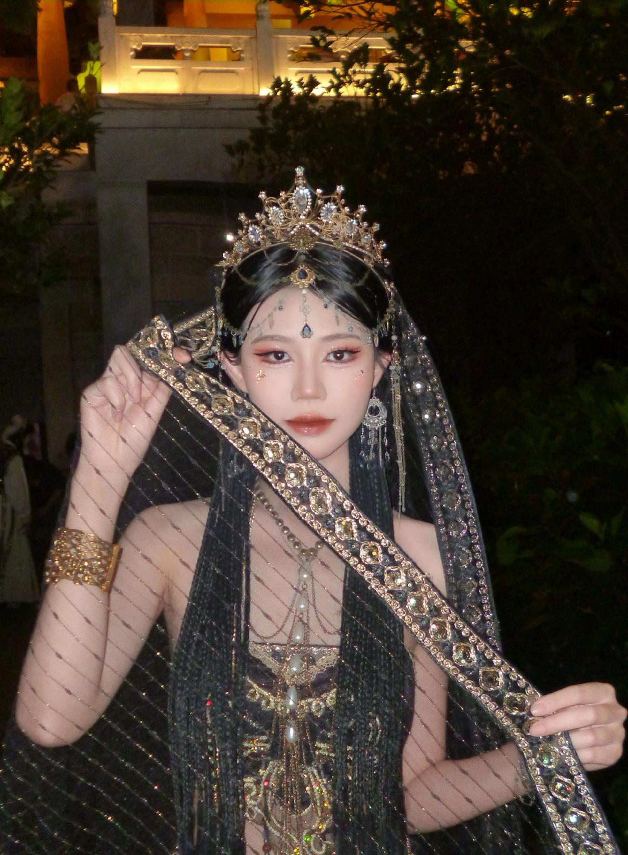 古镇随拍西域女神妆造 西域公主服 总要当一次西域公主吧 古国公主妆造
