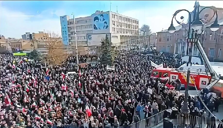 1月13日凌晨的最新消息，速报，全都不容错过，第三条：伊朗多地举行亲政府游行，总