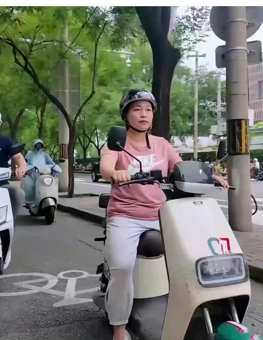 9月1日新规上线不只有新国标电动车哦～[馋嘴]还有其他和我们密切相关的新规来了～