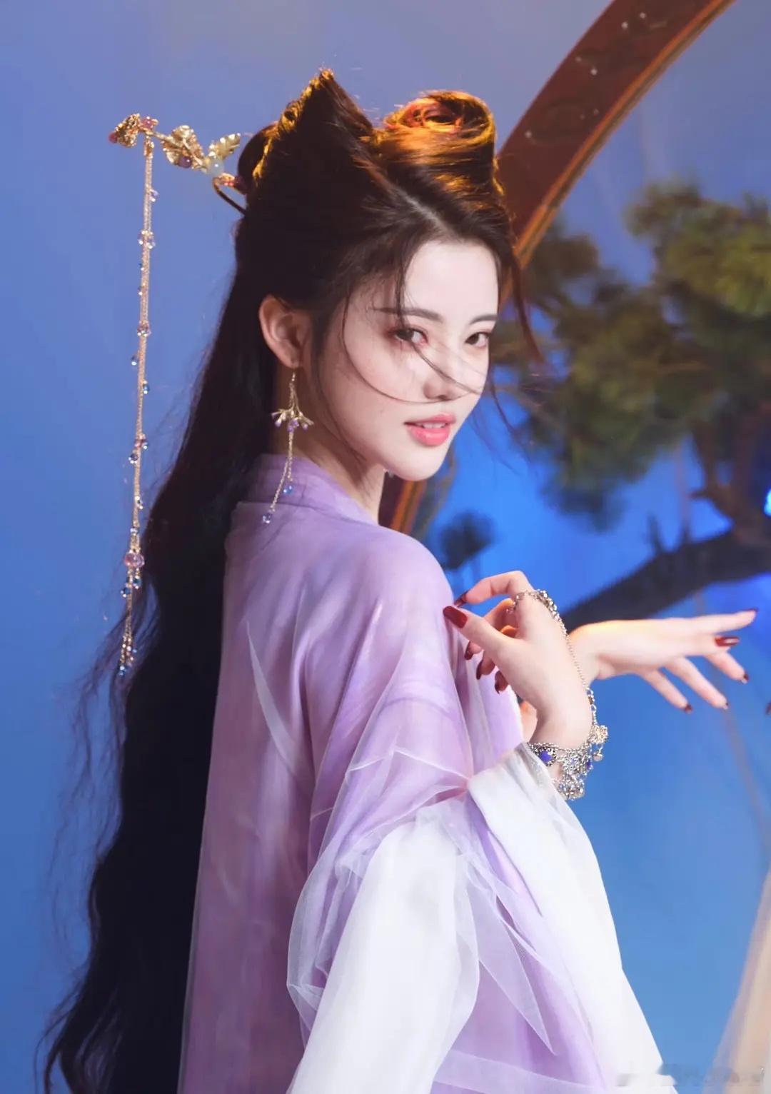 最近都没听过孙珍妮的消息了，感觉突然熄火了，好可惜啊…… 