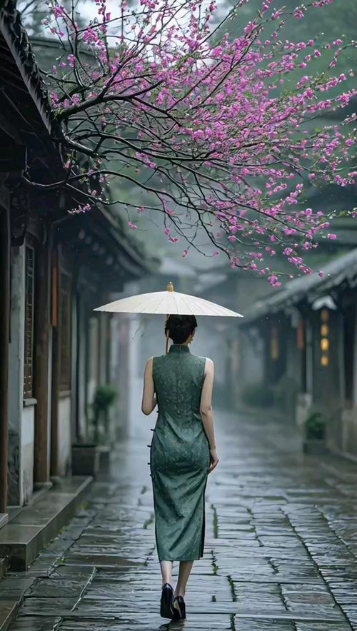 上联：青石小巷相思雨，
下联：古道长亭旧梦诗，
下联：红叶深秋寂寞风。