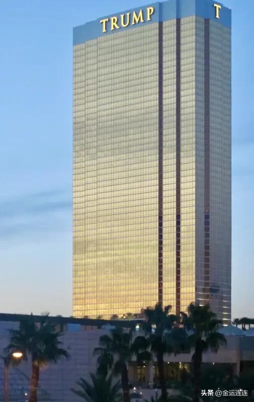 美国政府停摆 特朗普享乐被痛批 美国政府停摆超一个月，快创历史记录了。此前政府停