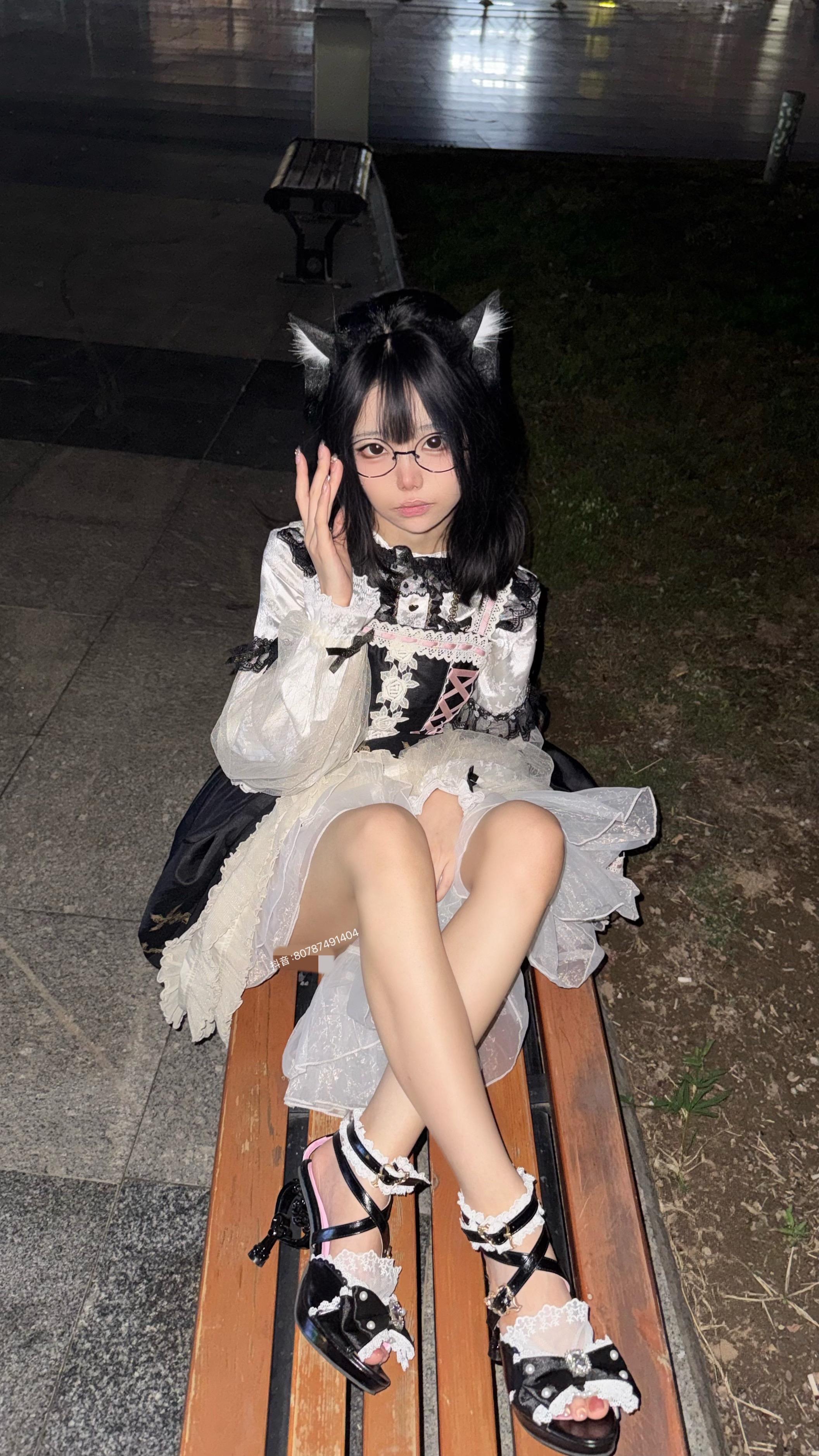 我的眼睛本来长这样 OvO 后来看见宝宝后就变成了♡v♡