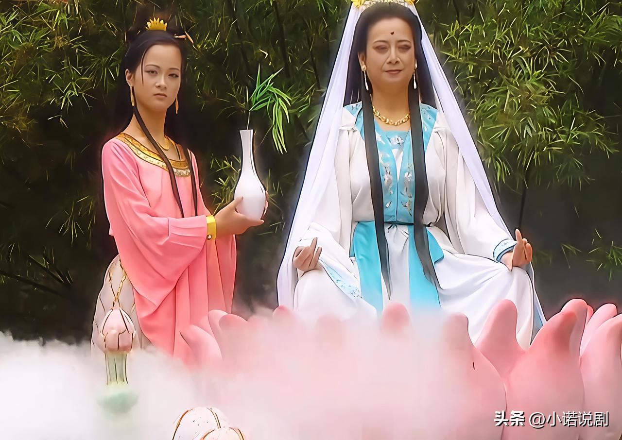 善财龙女，也叫捧珠龙女，是观音最亲近的女胁侍与弟子，居住在南海普陀落伽山的紫竹林