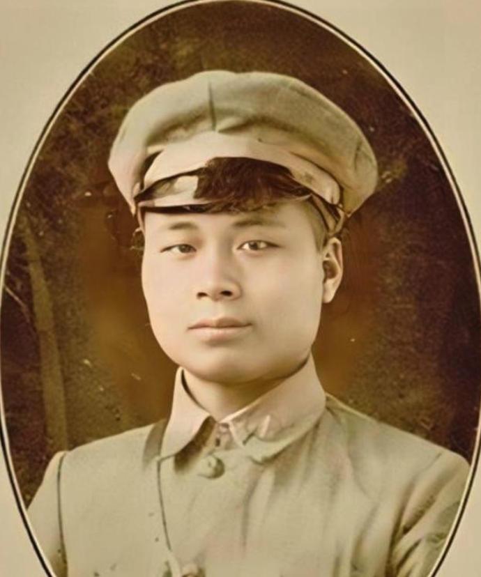 1980年，邱行湘去台湾探亲，回国前，蒋纬国给了他一大笔钱，邱行湘却说：“我这次