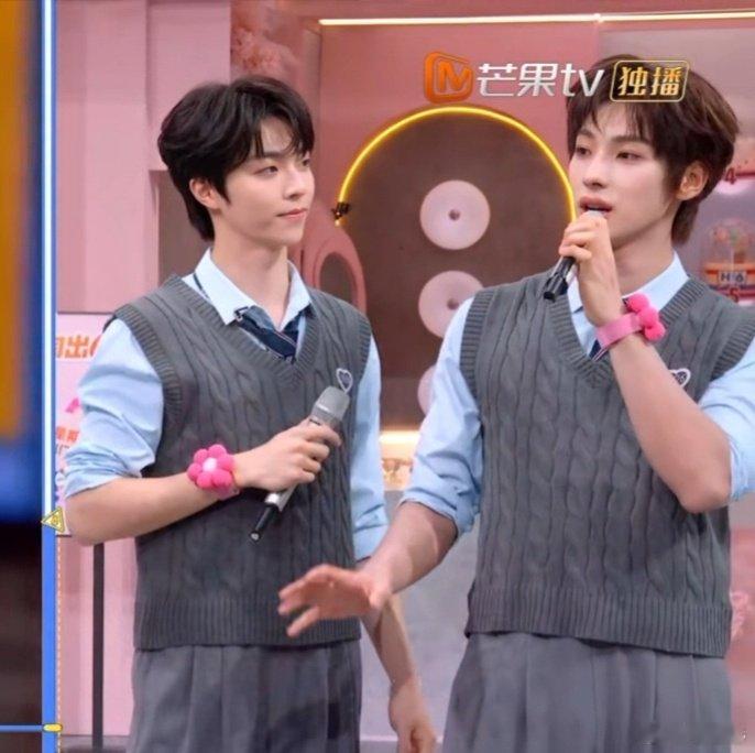 陈立农用最天真的语气说最恐怖的话笑不活了！农农一脸天真问出 “要害他吗”，杨迪怕