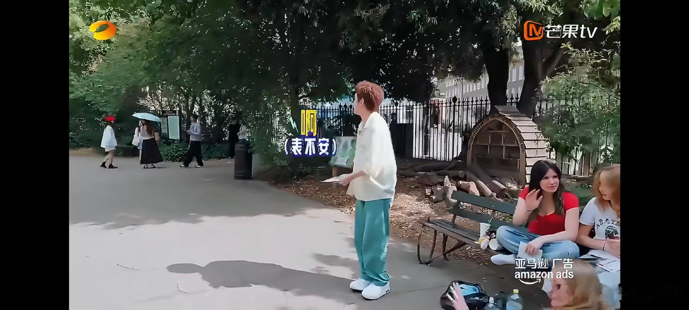 李佳琦伦敦揽客用尽毕生英语合伙人高光时刻伦敦合伙人咬着牙努力沟通的样子，看着特别