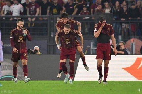 004西甲  埃尔切VS塞维利亚足球         埃尔切是本赛季除了西班牙人