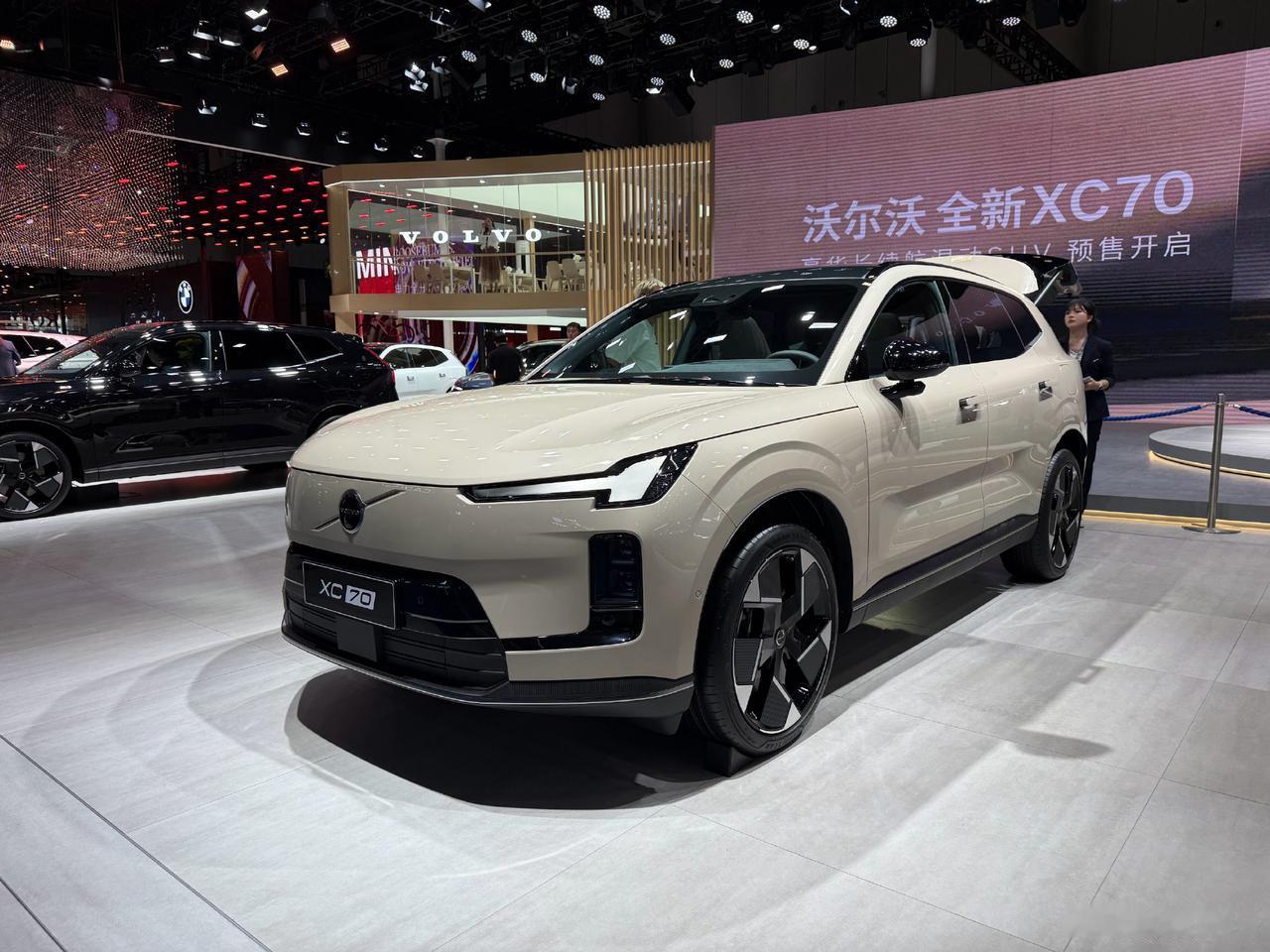 沃尔沃XC 70 SMA和领克08 CMA 2.0之间确实大同小异，但沃尔沃是一