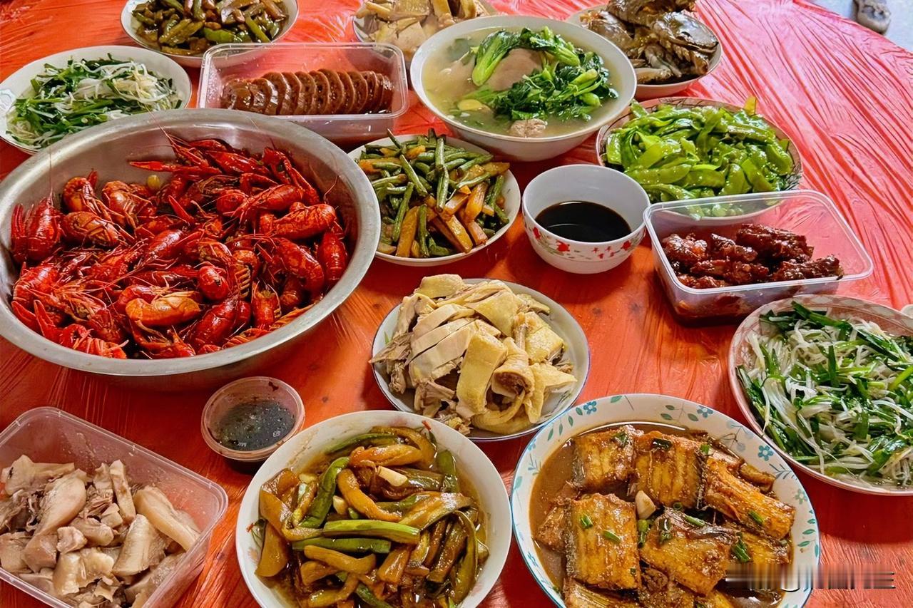 上门女婿，在三十年以前很常见。

家里条件差，兄弟多，没钱娶媳妇，只能入赘别人家