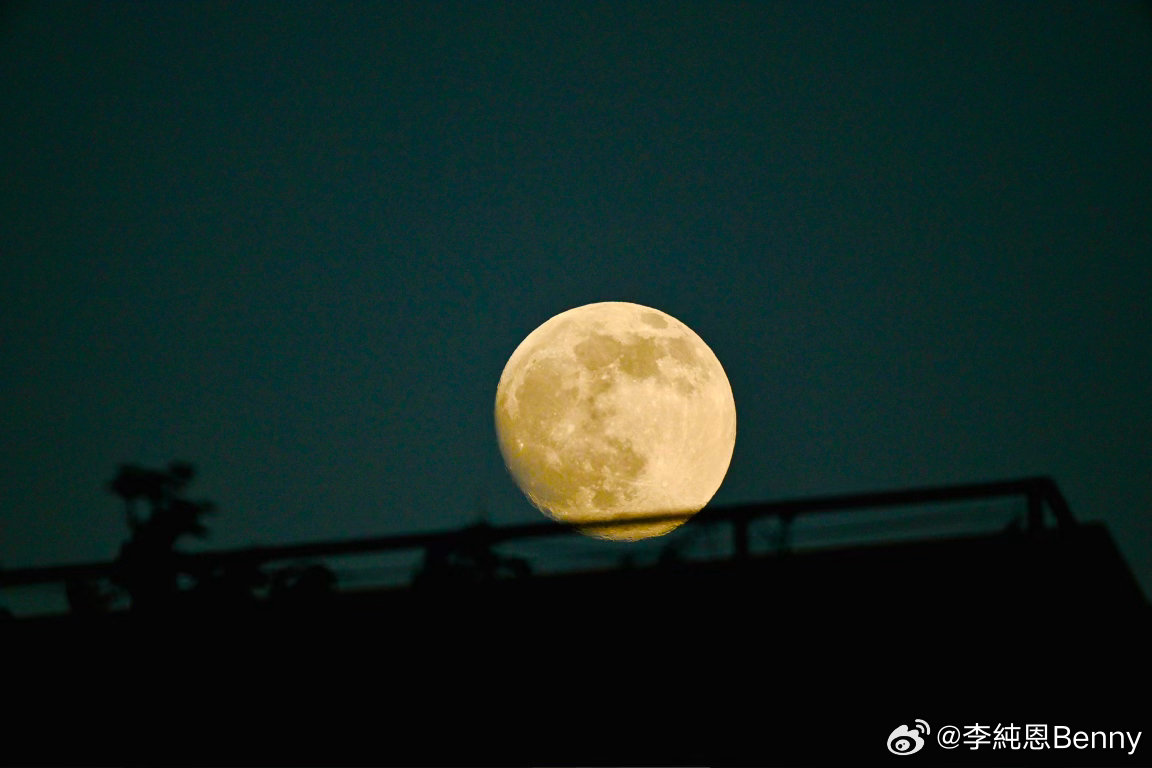 十五的月亮升起來🌕 ​​​