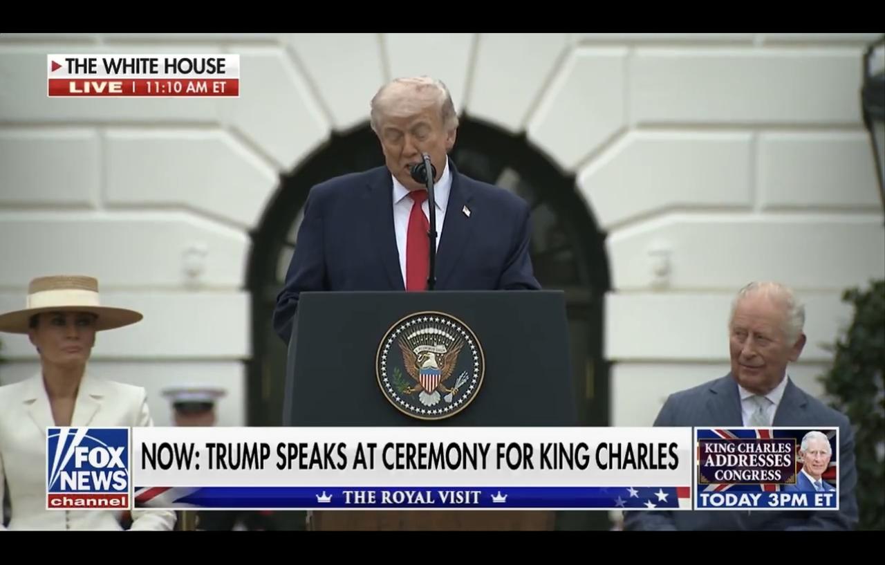 特朗普回顾其父母的婚姻——然后对第一夫人梅拉尼娅开了一个玩笑：

“他们结婚63