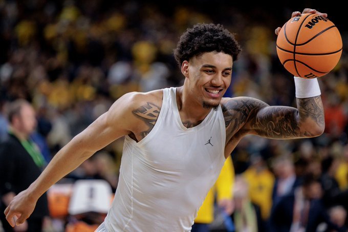 金州勇士 据爆料，在NBA选秀乐透抽签仪式现场，杰夫彼得森以及夏洛特黄蜂管理层团