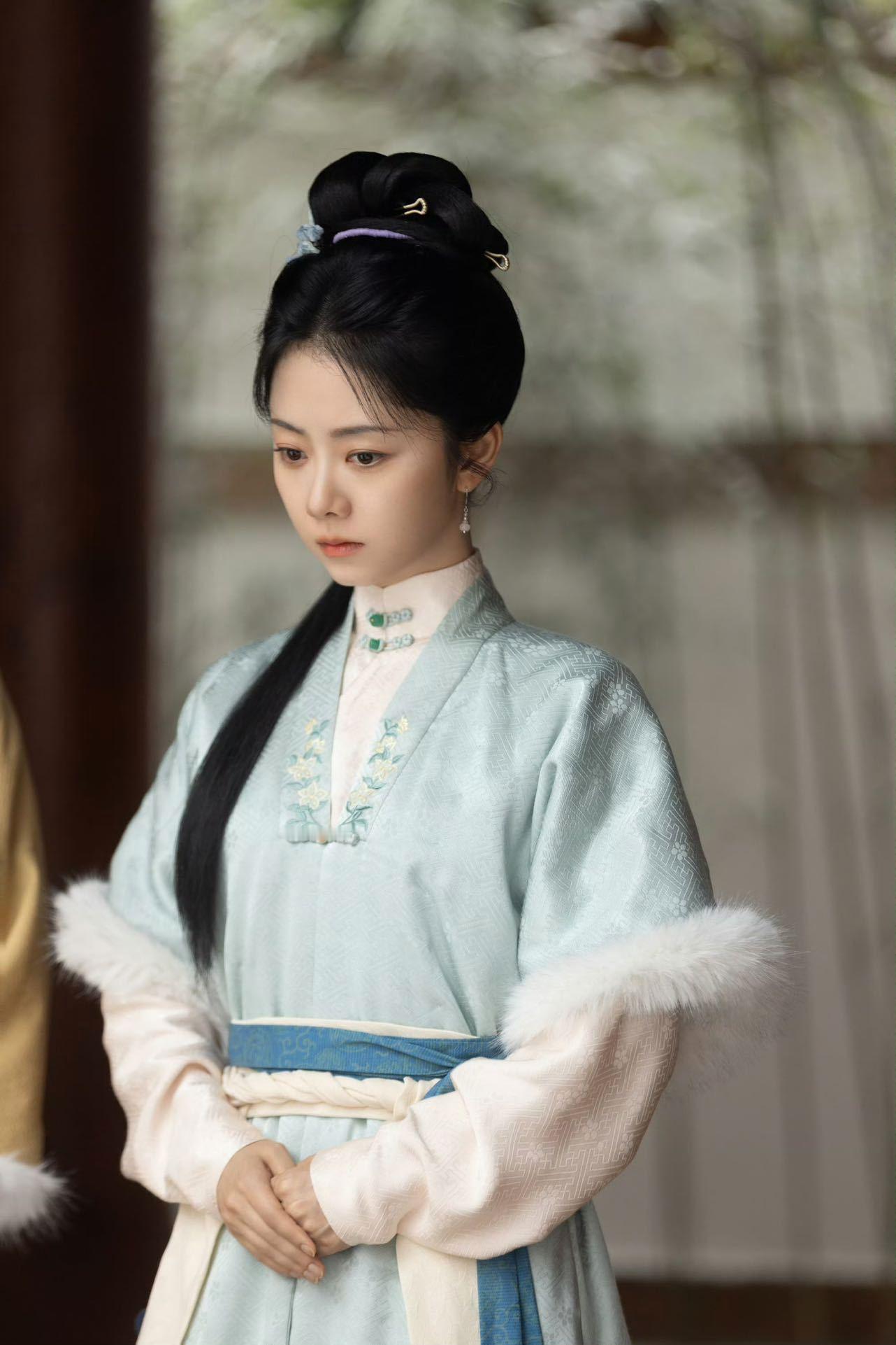 谭松韵扛剧口碑 电视剧《兰香如故》热播。谭松韵饰演许兰香，她接受采访讲述了角色面