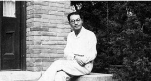 1942年，著名女作家沉樱正怀3胎时，得知丈夫把全部家当了3万块，拿去给戏子赎身