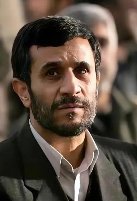 伊朗传来新消息
 
4月1日凌晨，伊朗总统佩泽希齐扬突然放话，说伊朗愿意结束跟美