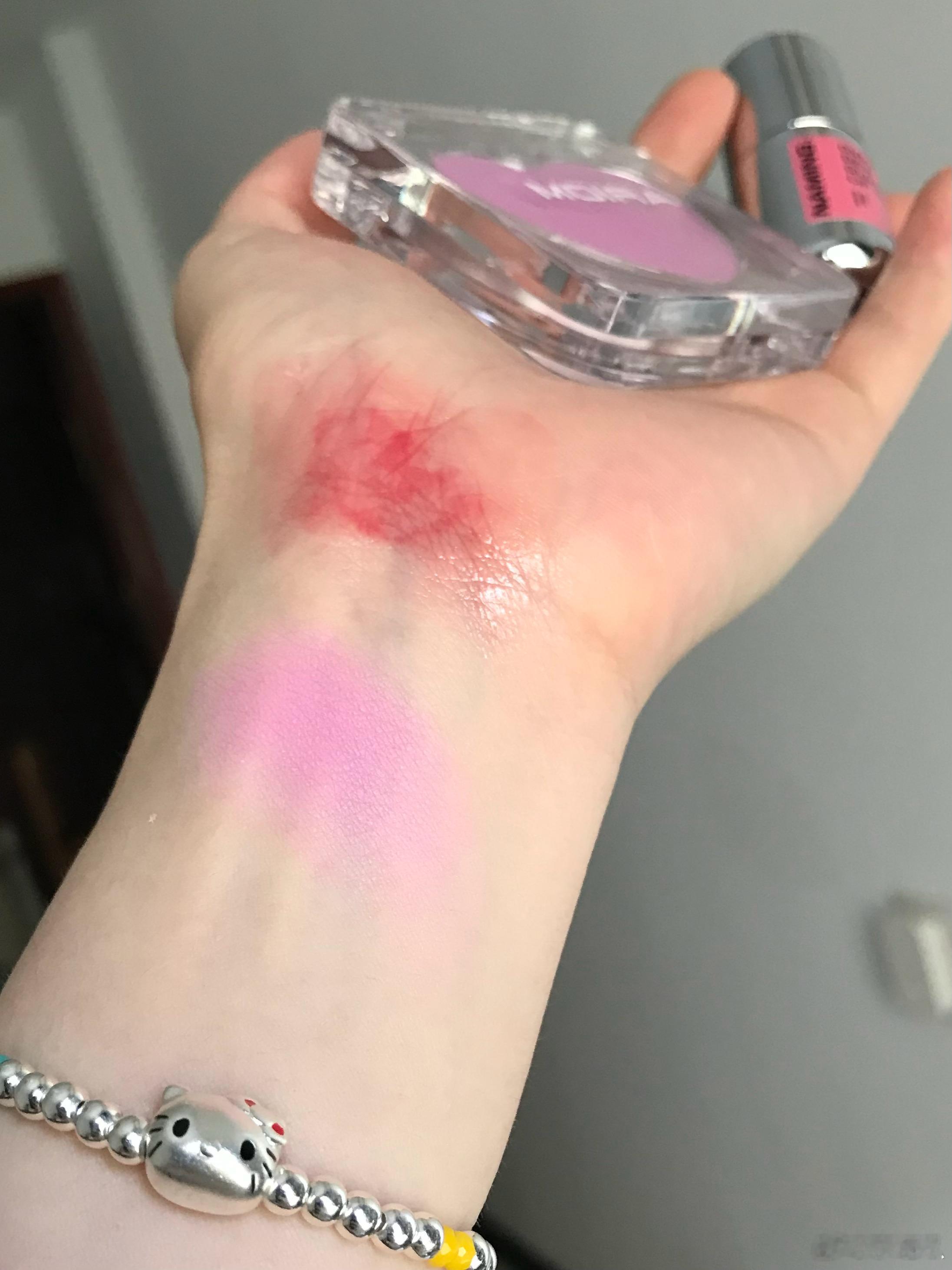 我想说这种腮紫真的好好看有那种娇俏的感觉是moira 爱心腮红001 so sm