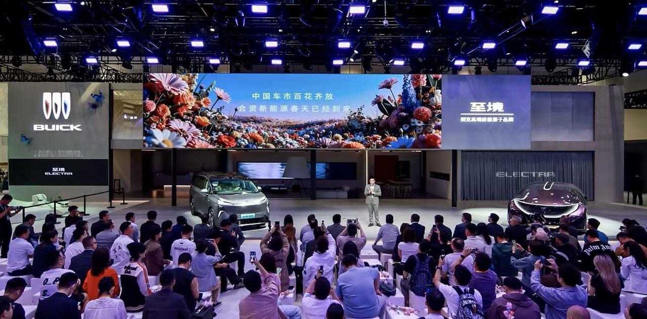 别克至境品牌在短短一年完成了轿车、SUV和MPV的布局，仔细看三款车型的特点，会