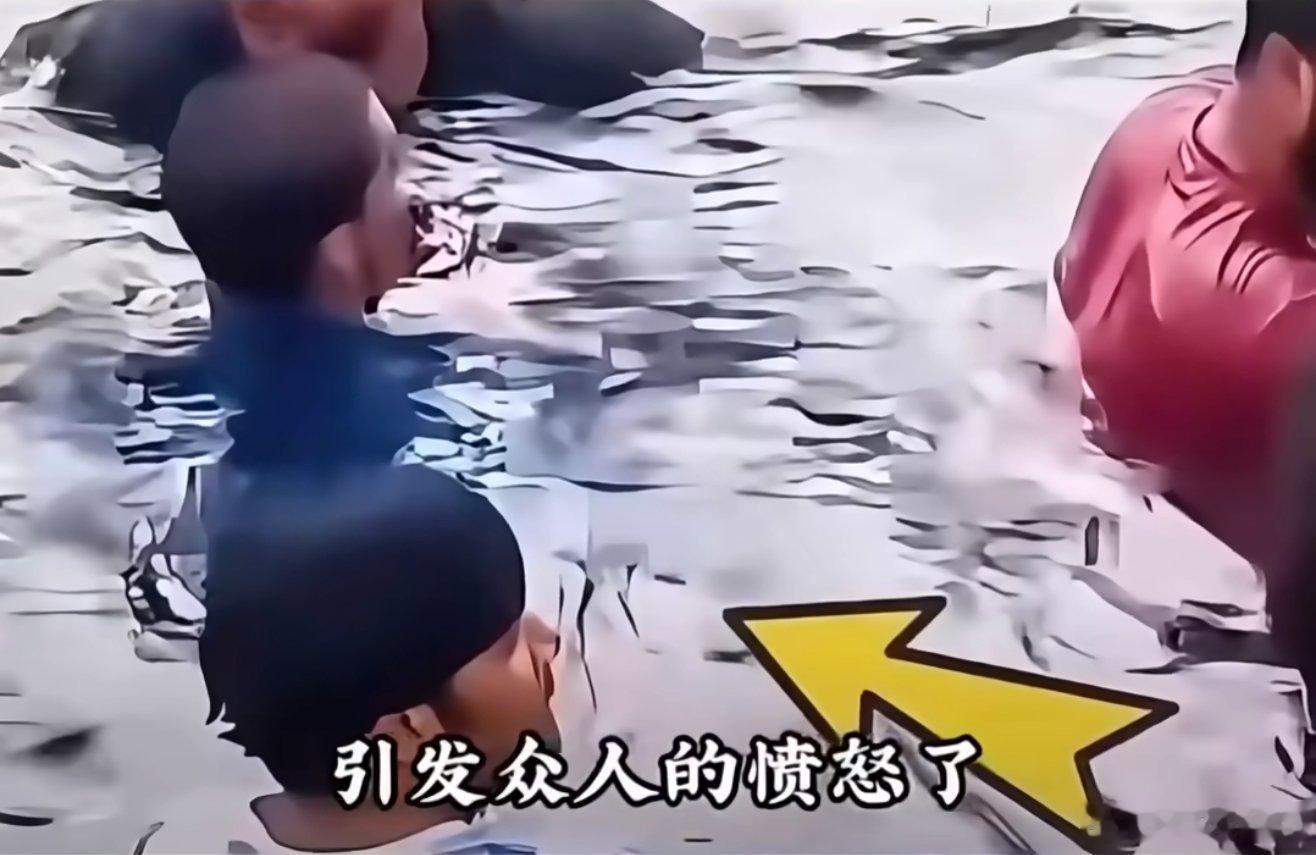 印度人去年国庆在北京亮马河泡澡引起了国人震怒！