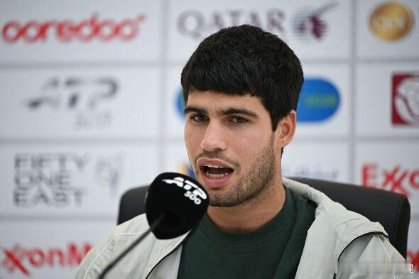 阿尔卡拉斯谈比赛中超时被警告：“老实说，我认为时间规则很荒谬。在一个非常激烈的回