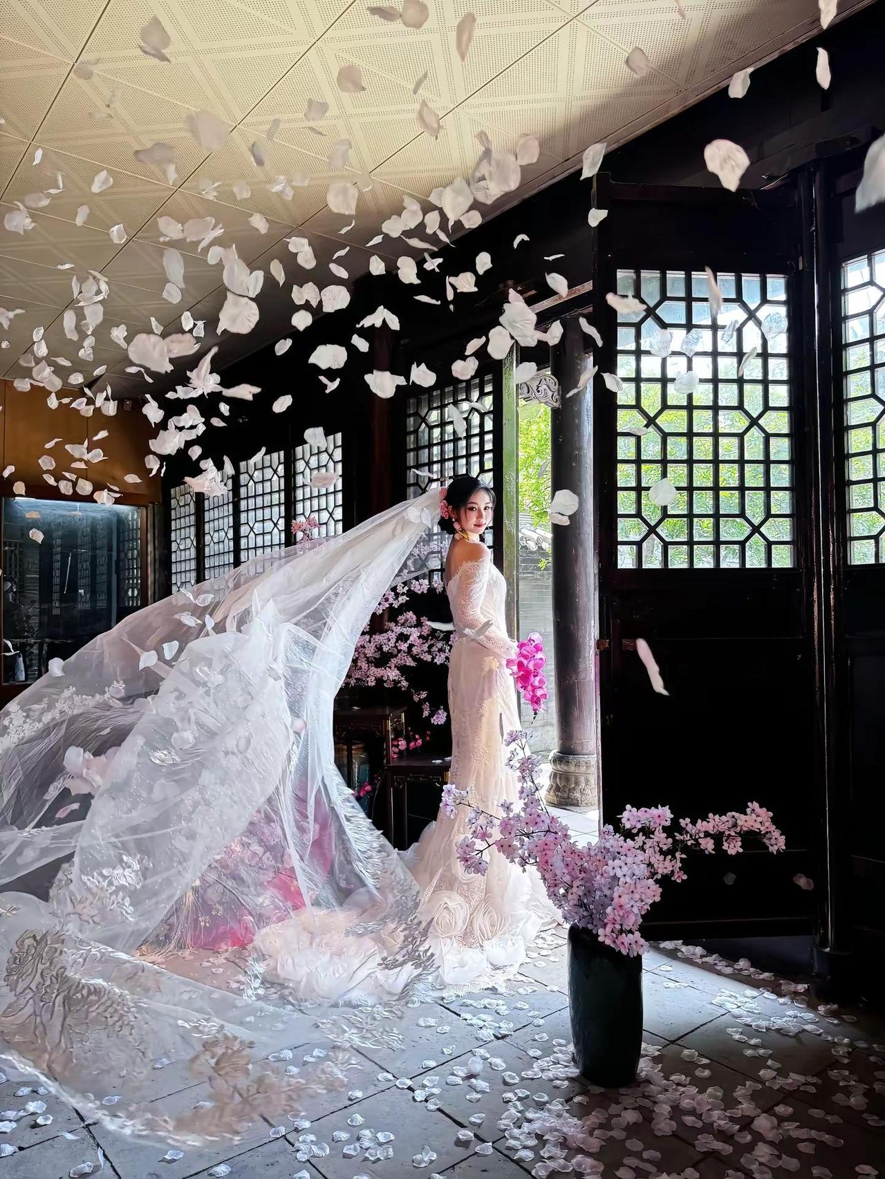 一代人有一代人的婚纱照 欢迎收看 00年情侣去洛阳拍四套婚纱照的plog📸🫶