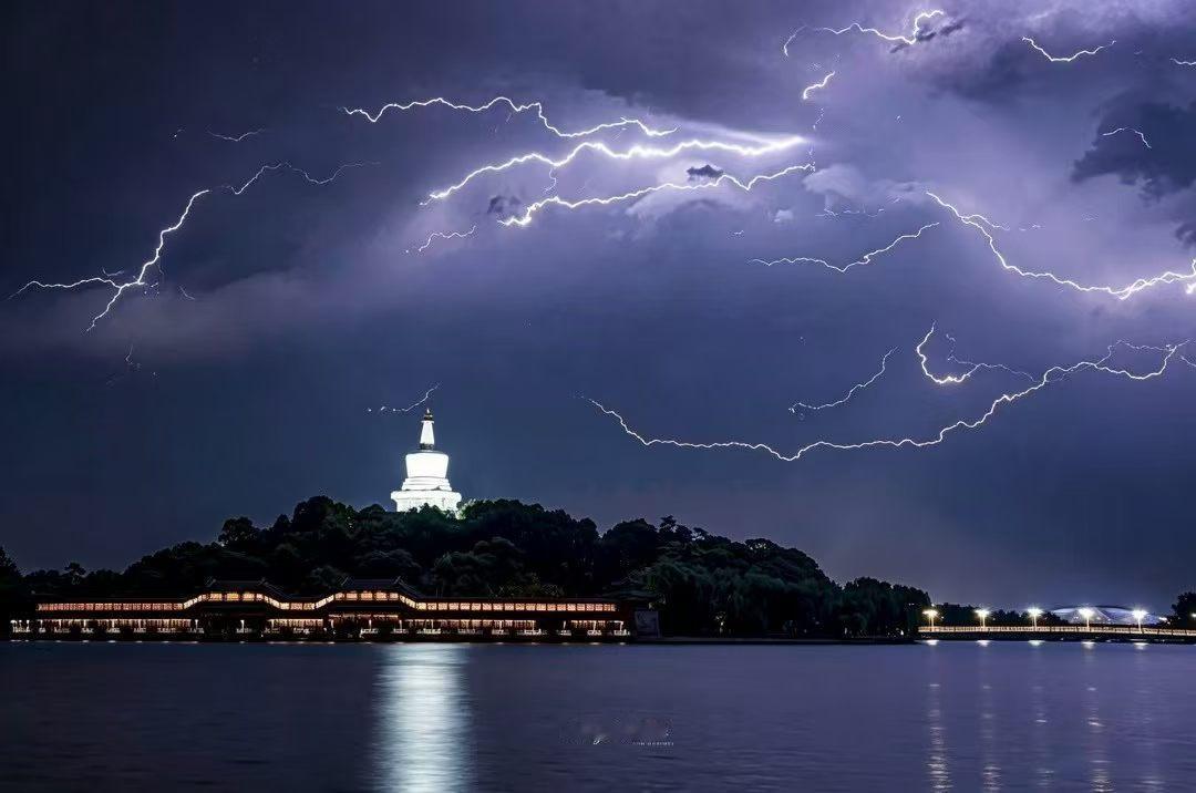 转念是一种重要的能力。一念之转，胜过良药万干。学中医越久，越觉得老祖宗那句百病生