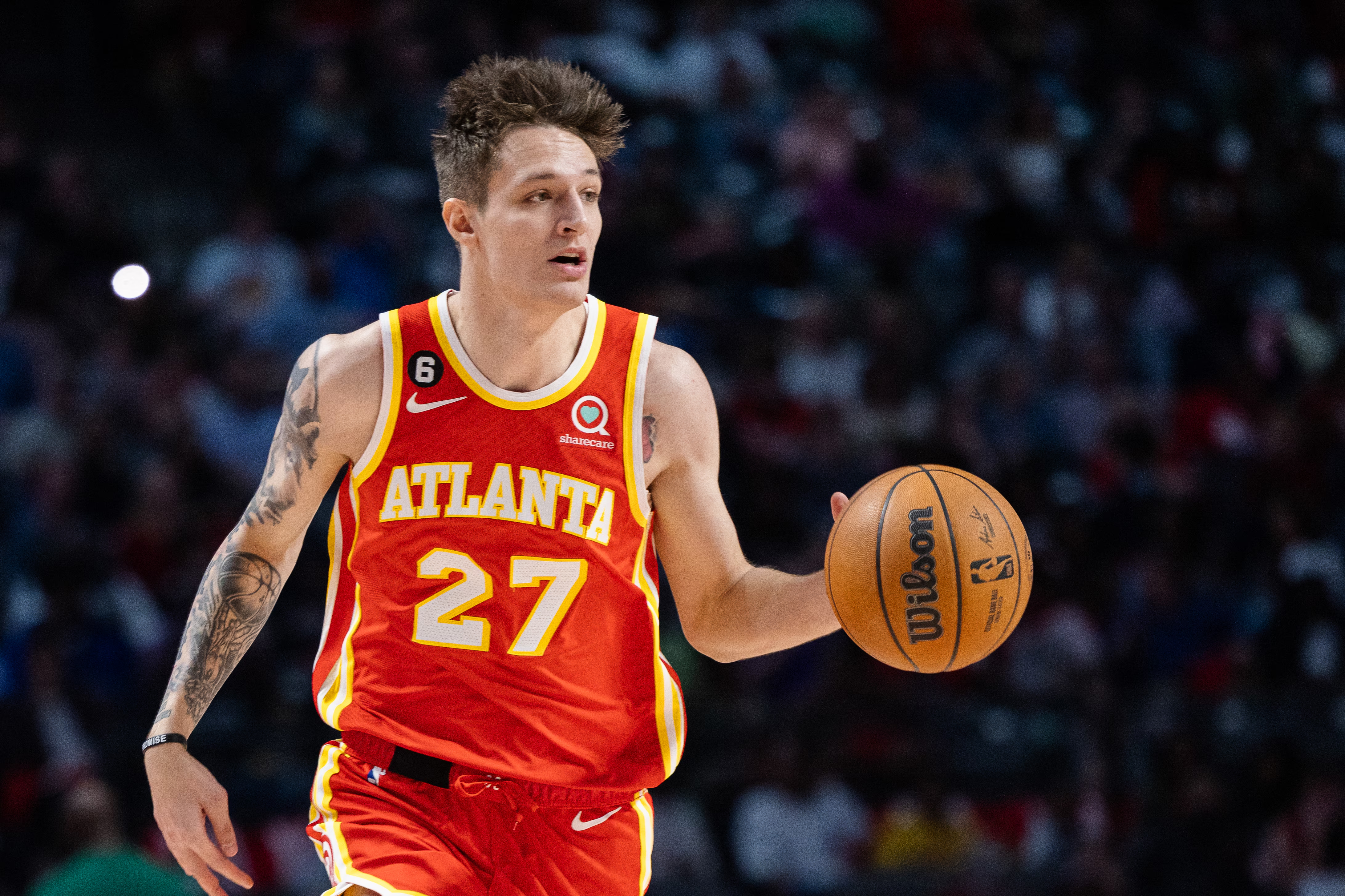 我都不说奎因这笔了…送特雷杨换来cj以后球队11连胜去年签naw可以说是所有签约