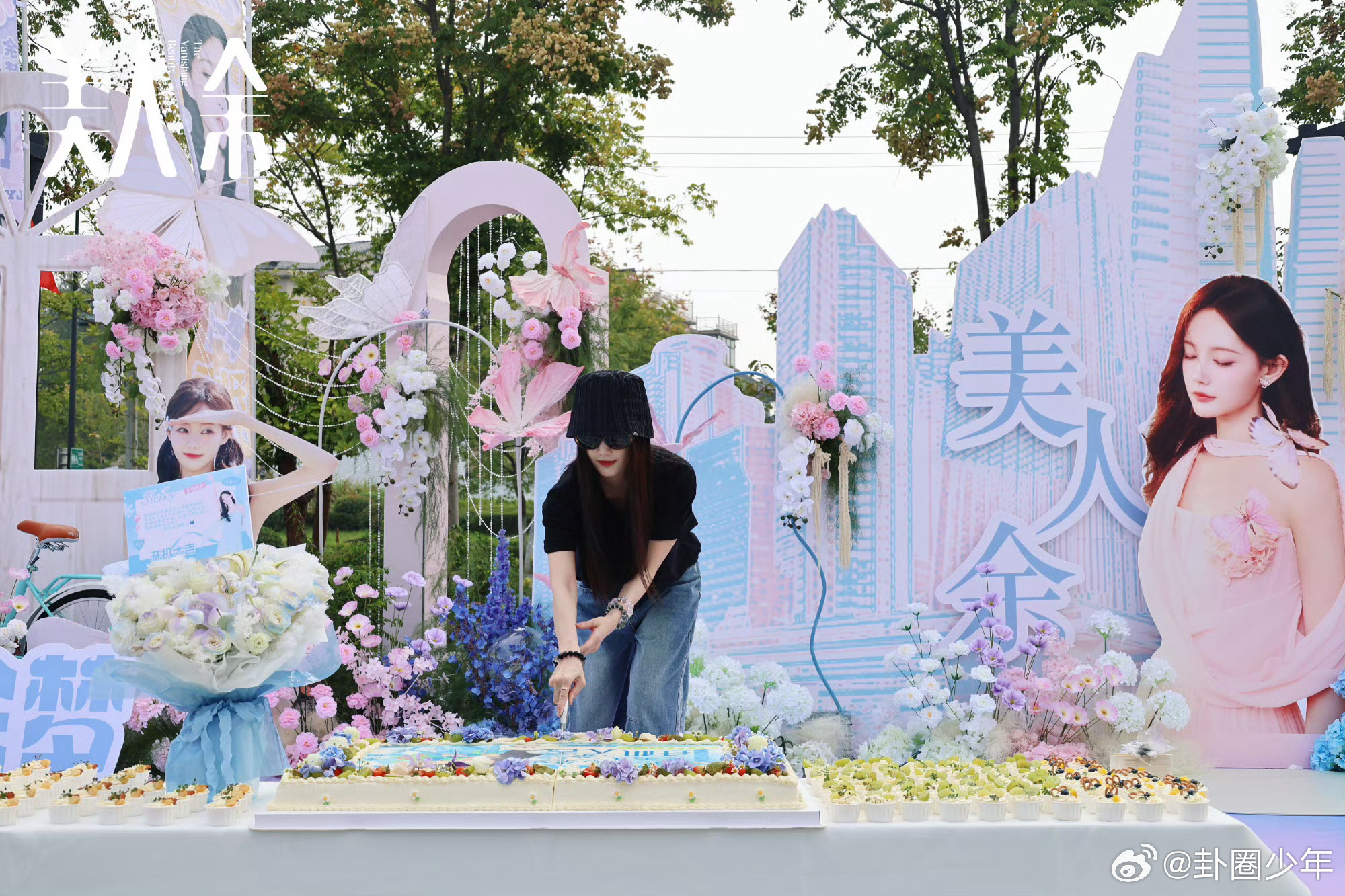 李一桐美人余开机现场图李一桐美人余开机现场图，你想看这部剧吗？ ​​​
