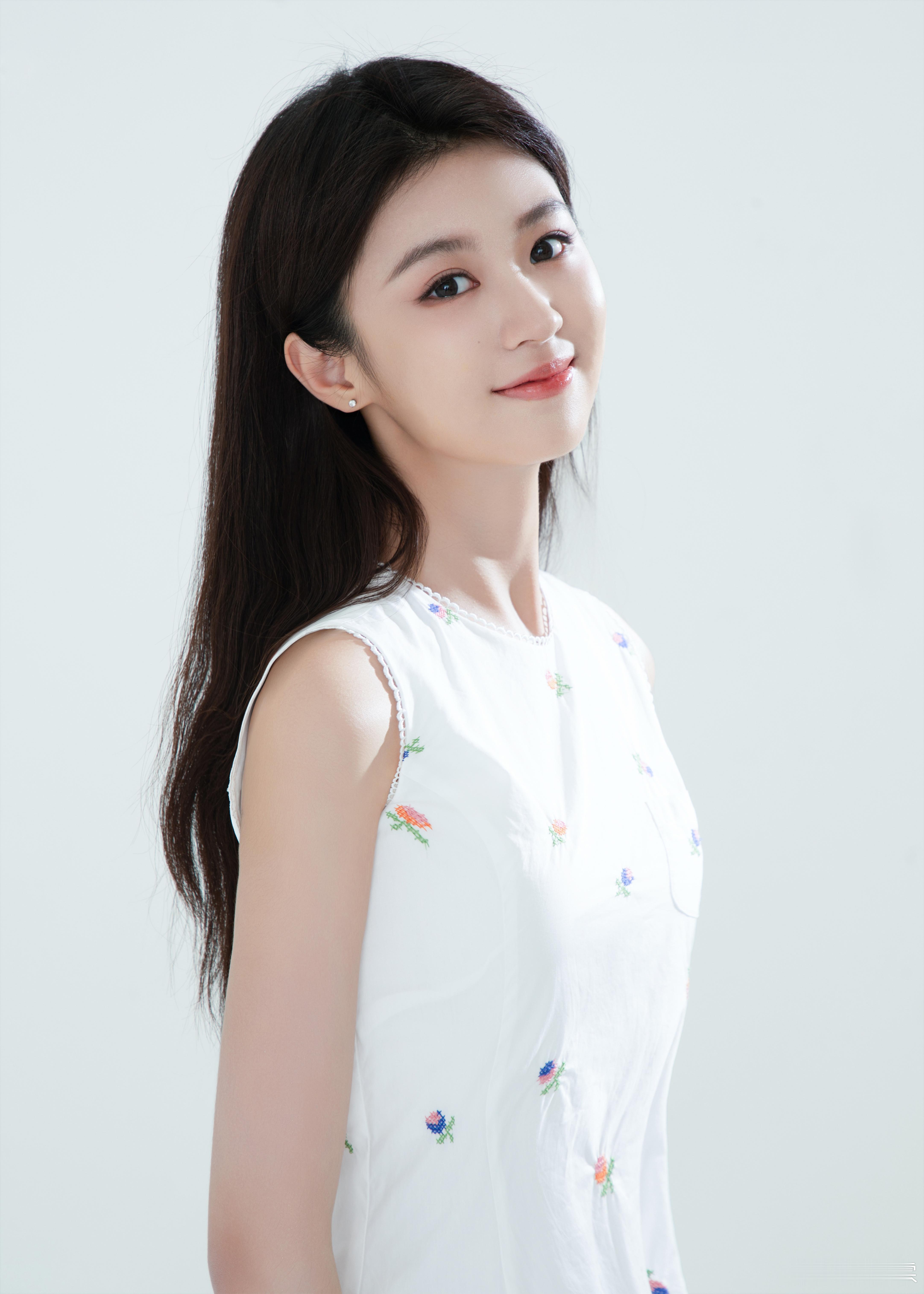 一抹白🤍 ​​​