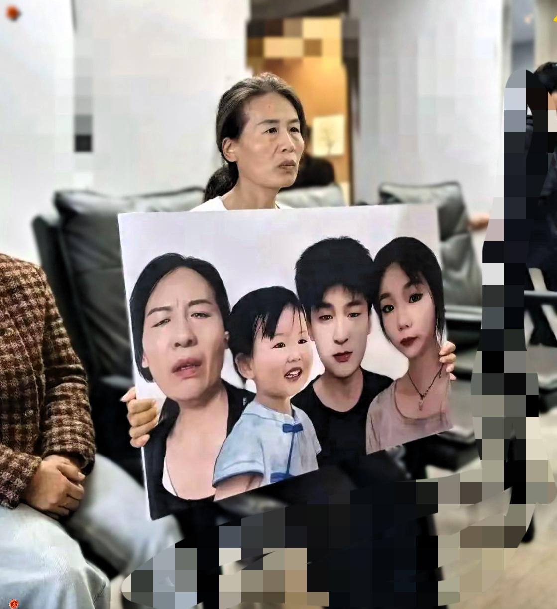肇事者黄某撞死三个人，在庭审上对法官称：“我不是语言家，预料不到事故发生”。
