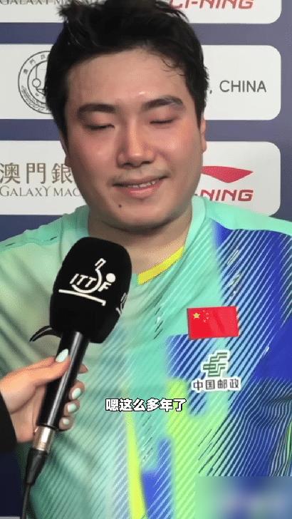 梁靖崑输球痛哭，刘国梁8个字评价，太狠了。
关键比赛，2-1领先被翻盘，赛后他