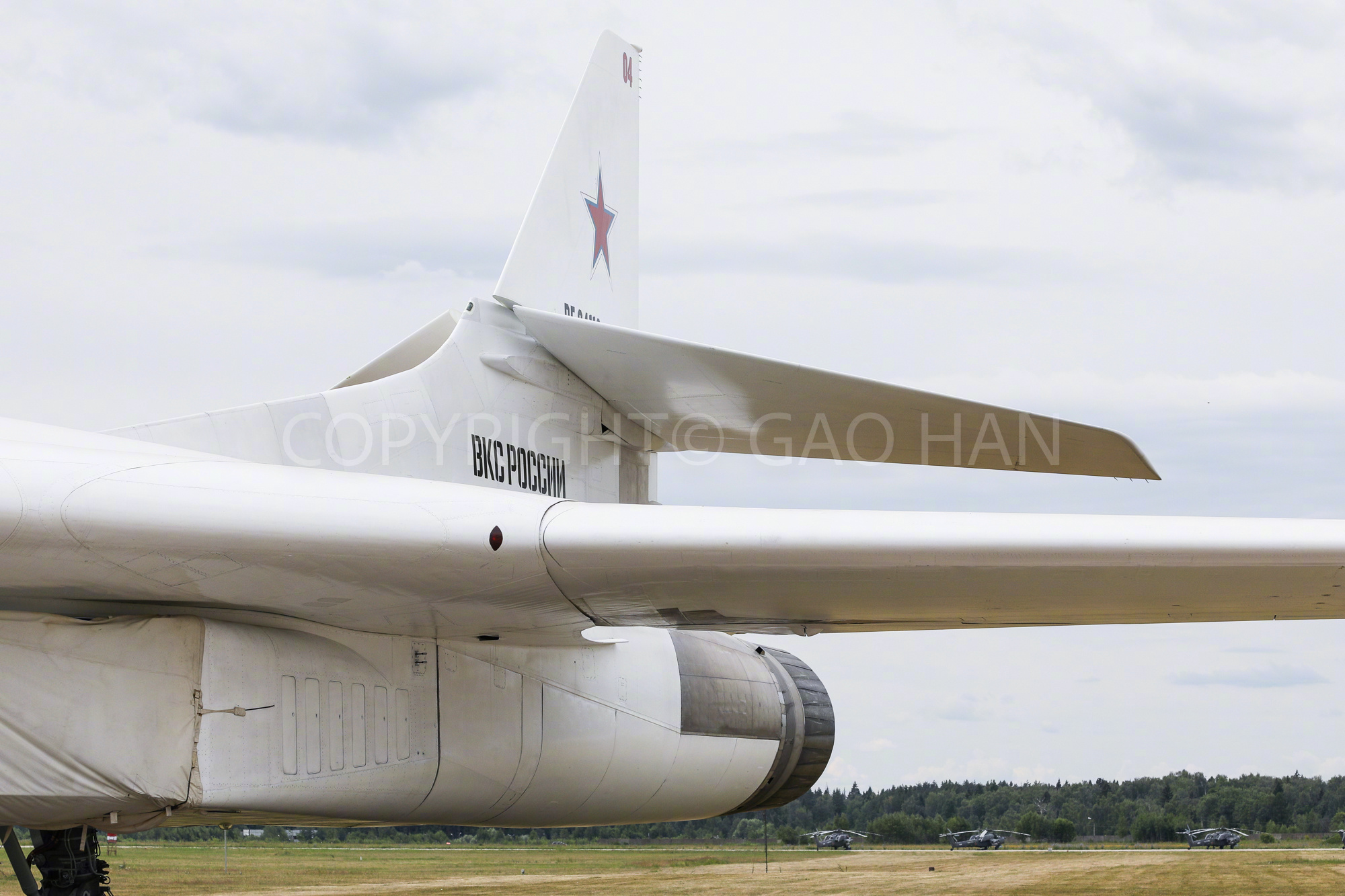 俄罗斯最具威力的空基核打击手段，也是世界上最大的变后掠翼飞机，同样是各国现役战略