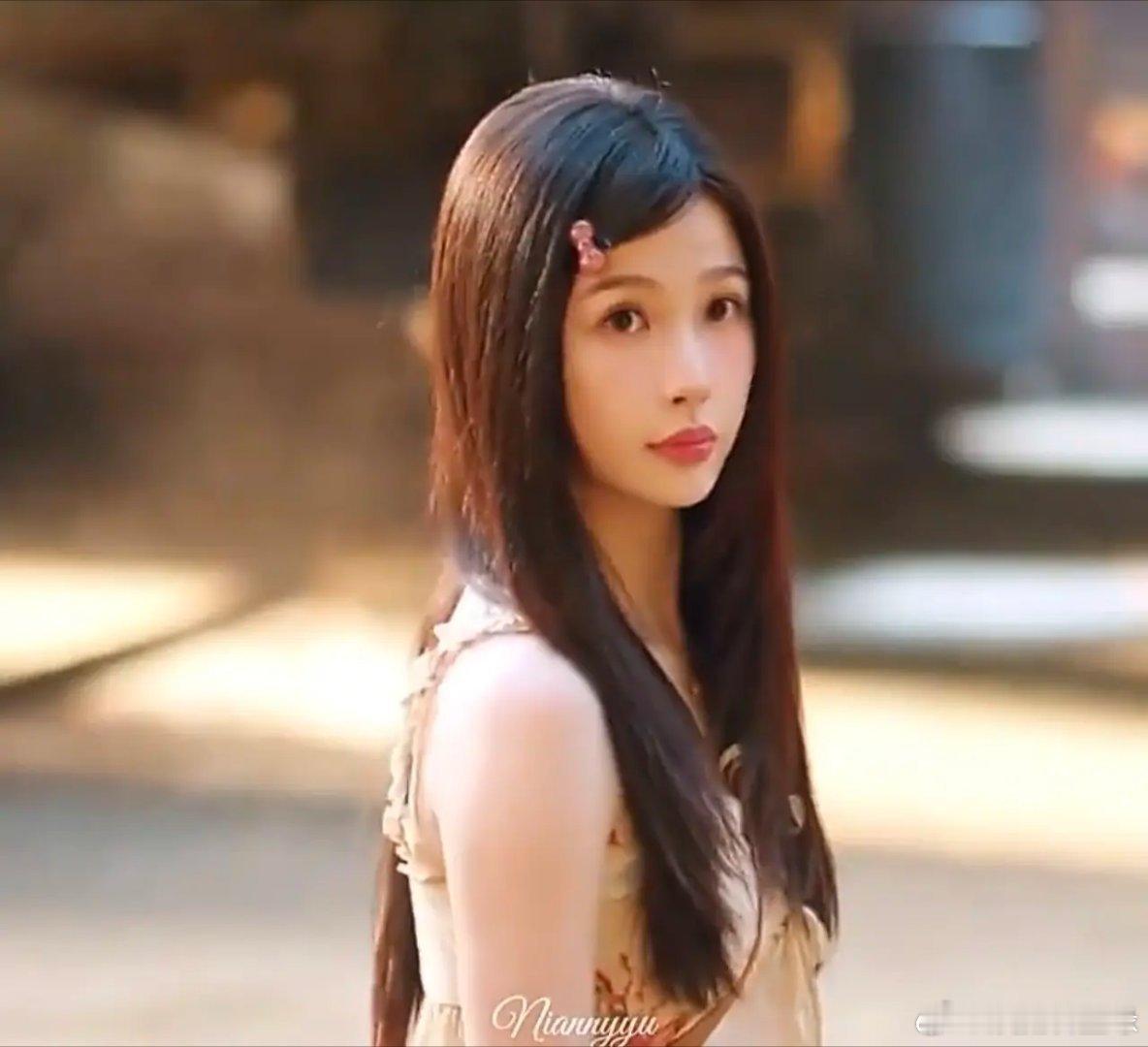 微博之夜星光人物进阶赛太卷了！虞书欣粉丝5万人轮班打投，单日票数暴涨超百万，硬是