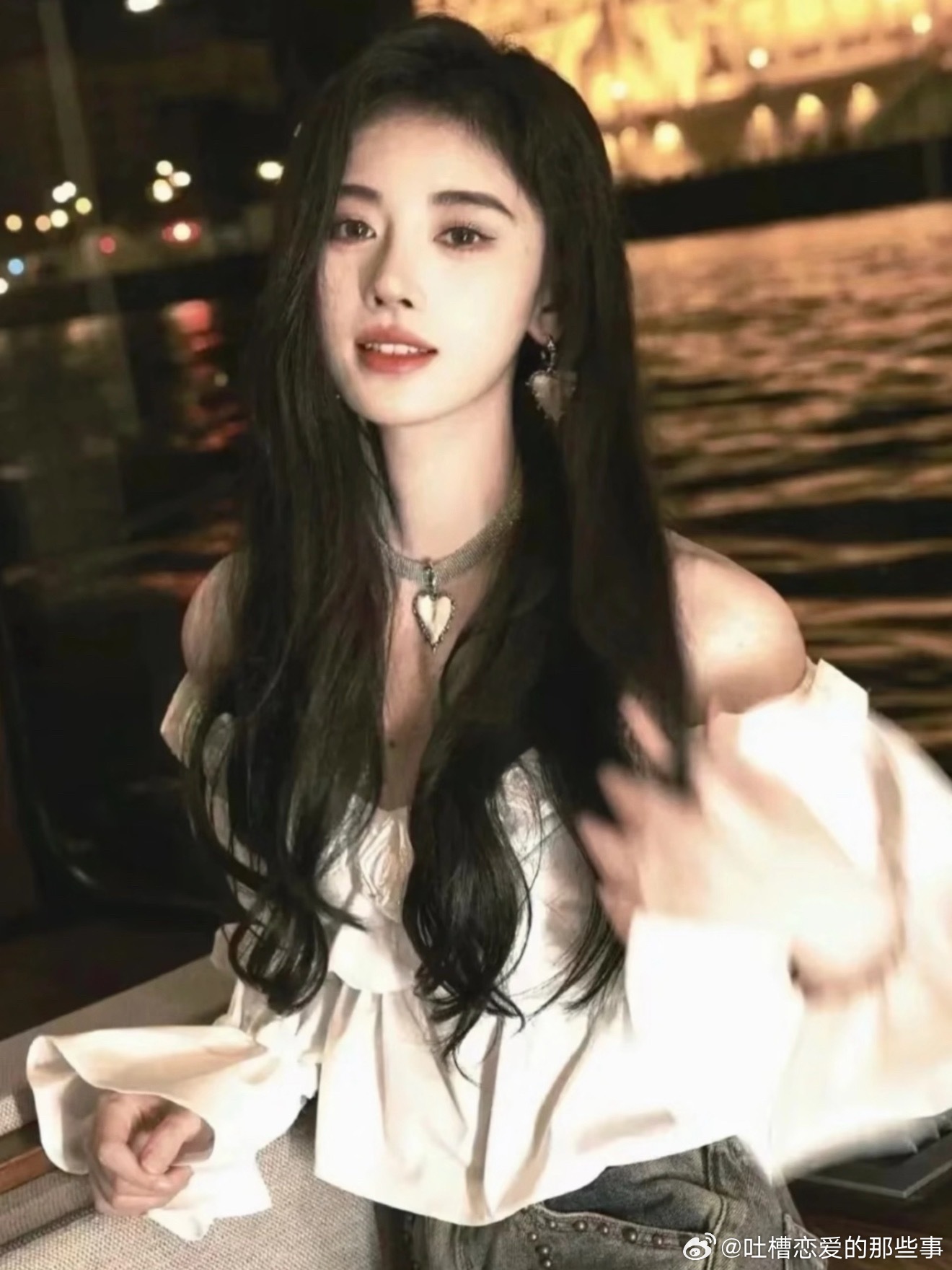 谁懂鞠婧祎这个露齿笑救命鞠婧祎这个露齿笑也太乖了🥺妥妥甜美宝宝既视感！唇红齿白