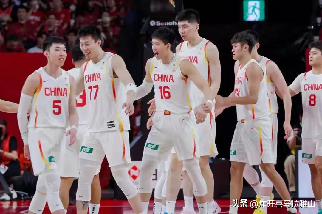 男篮这次世预赛两场比赛之所以打的艰难主要还是少了一个1-5挡拆的战术，都知道1-