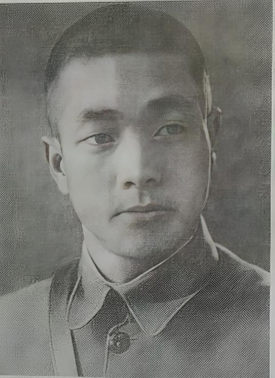 1947年，国军军长听说自己的儿子被当成共产党抓了起来，气坏了：“我在前线和共产