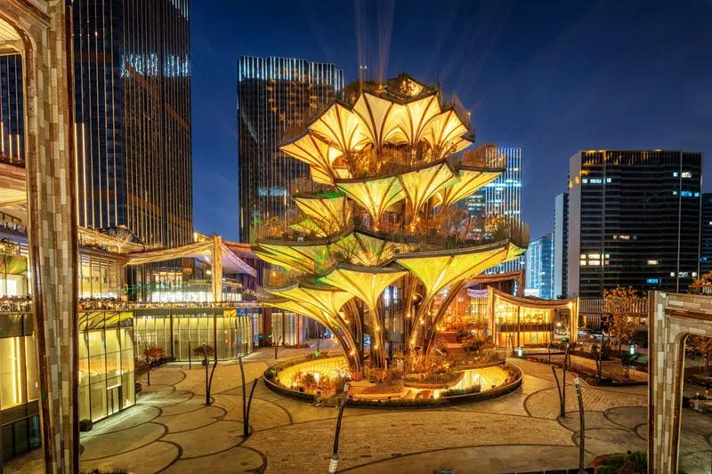 我看过的影视剧非常的多，但是我最喜欢的呢，可能是最近看的那个生命树，我觉得整体拍