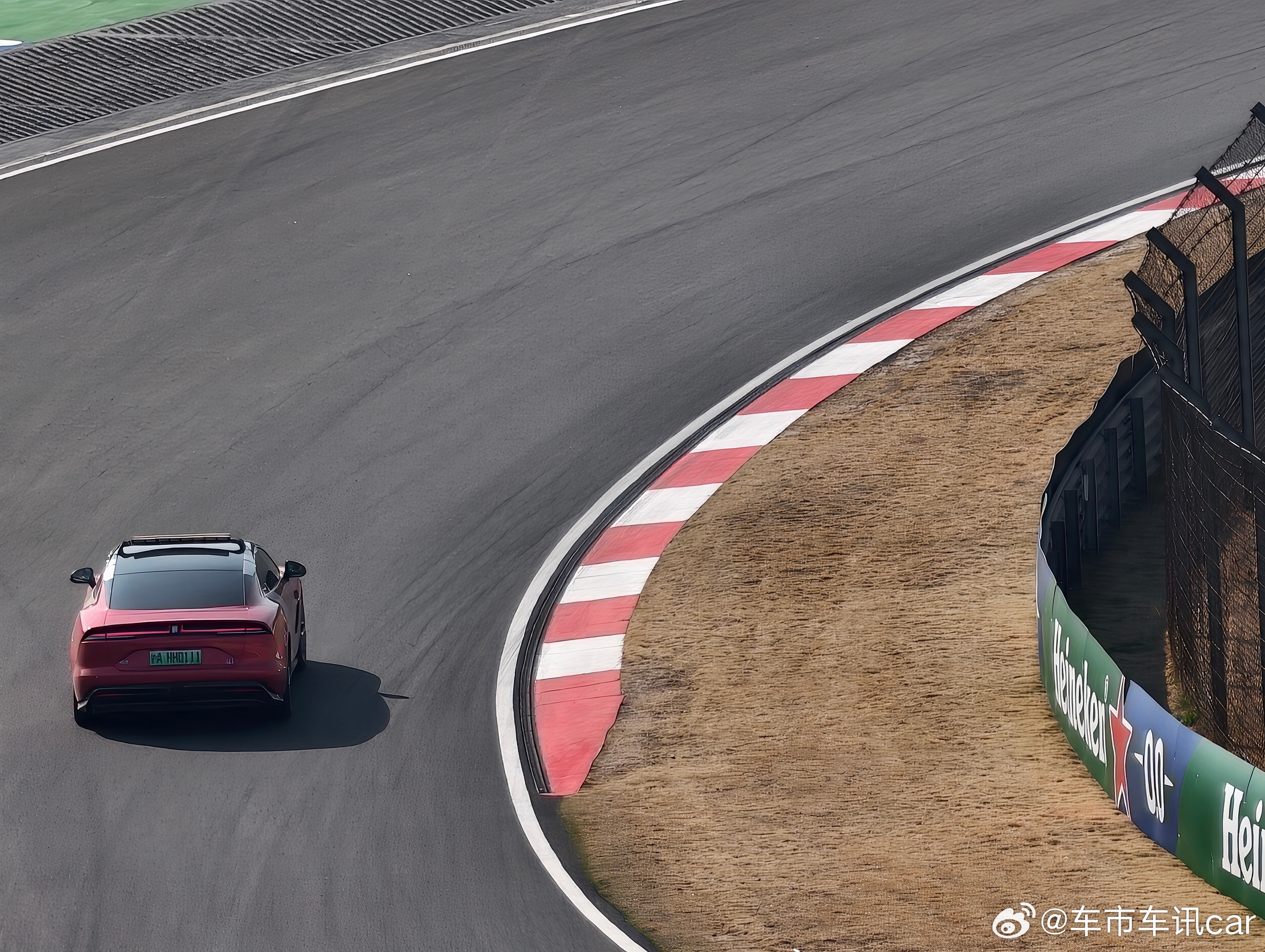 F1围场重磅彩蛋！仰望U7带顶灯突袭上赛谁懂啊！今天在上赛F1围场蹲发车，直接被