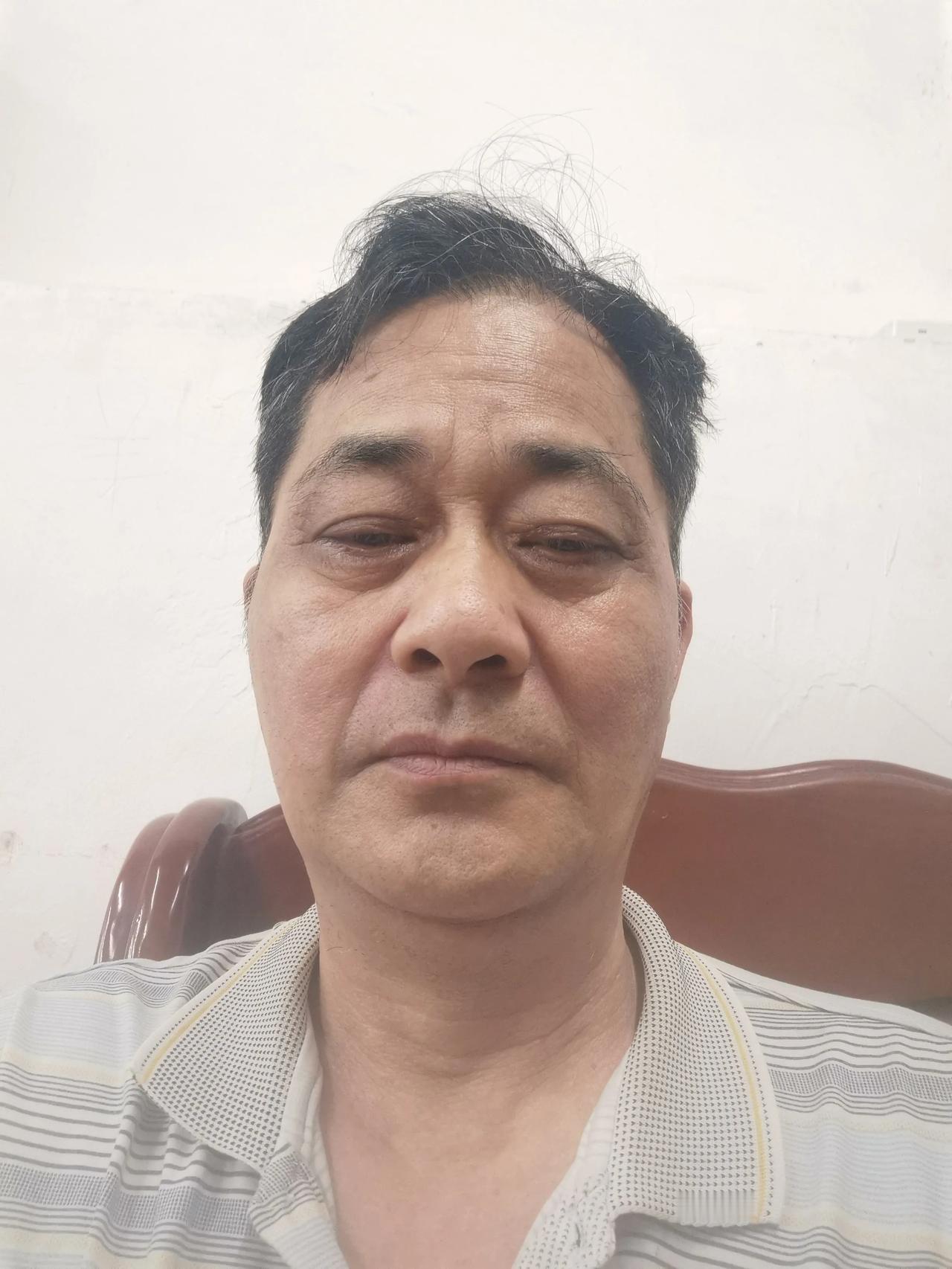 怀念童年生活

童年的回忆

充满了欢笑

邻里之间的和睦

亲戚来往密切

社