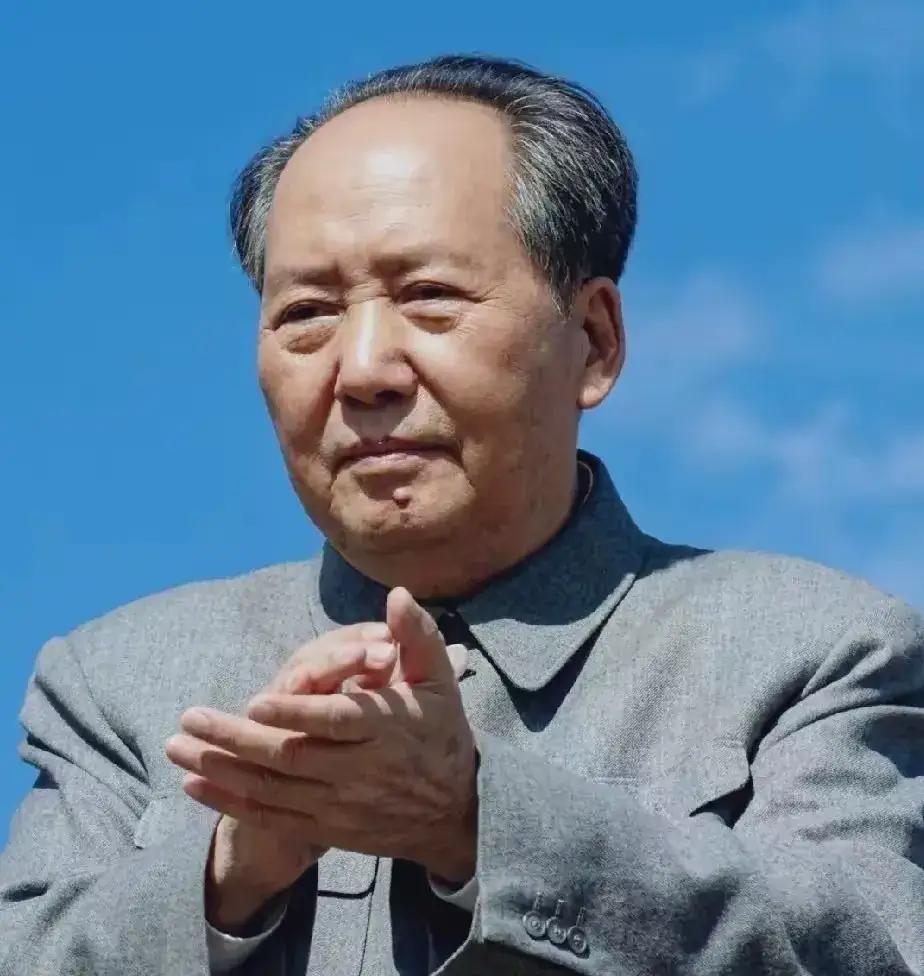 顶天立地扭转乾坤镇换天换地，
气宇轩昂一身正气凛然建神州！